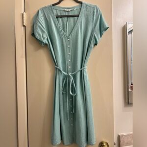 Candace‎ Cameron Bure Dress Medium Button Down with tie belt. Runs large.
